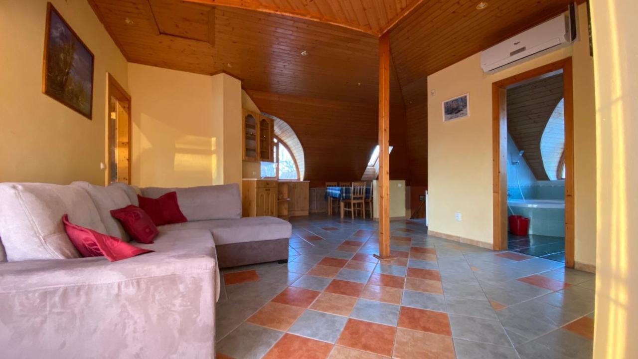 House4U Βίλα Balatonszárszó Εξωτερικό φωτογραφία