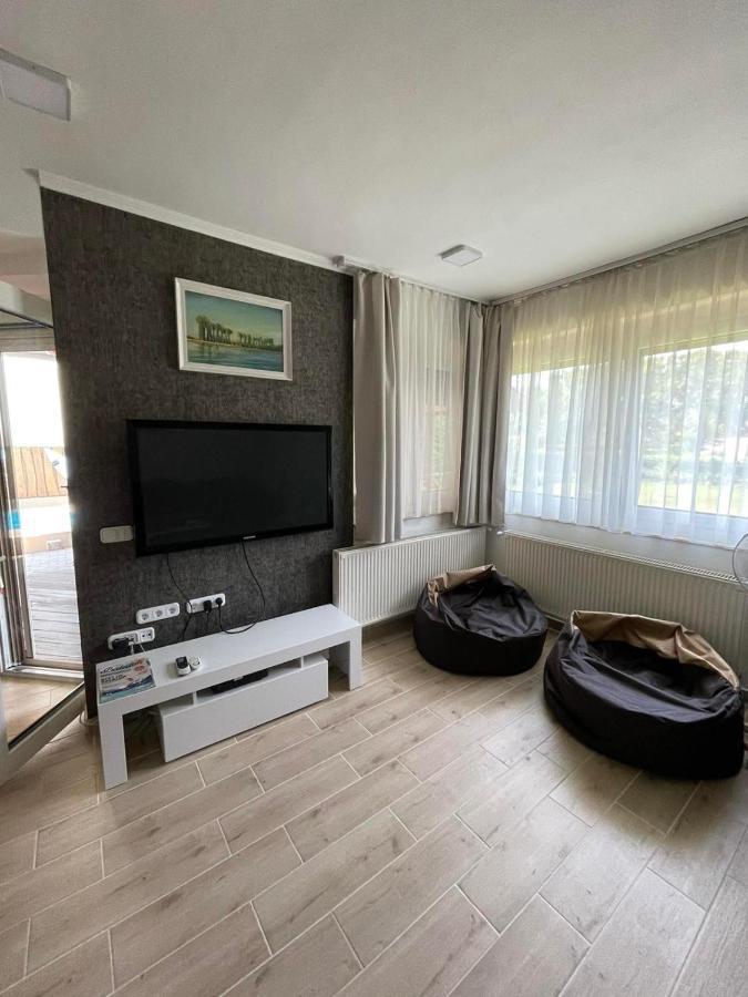 House4U Βίλα Balatonszárszó Εξωτερικό φωτογραφία